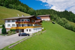 Irxner-Bergbauernhof-Ansicht-0003-1-1030x773